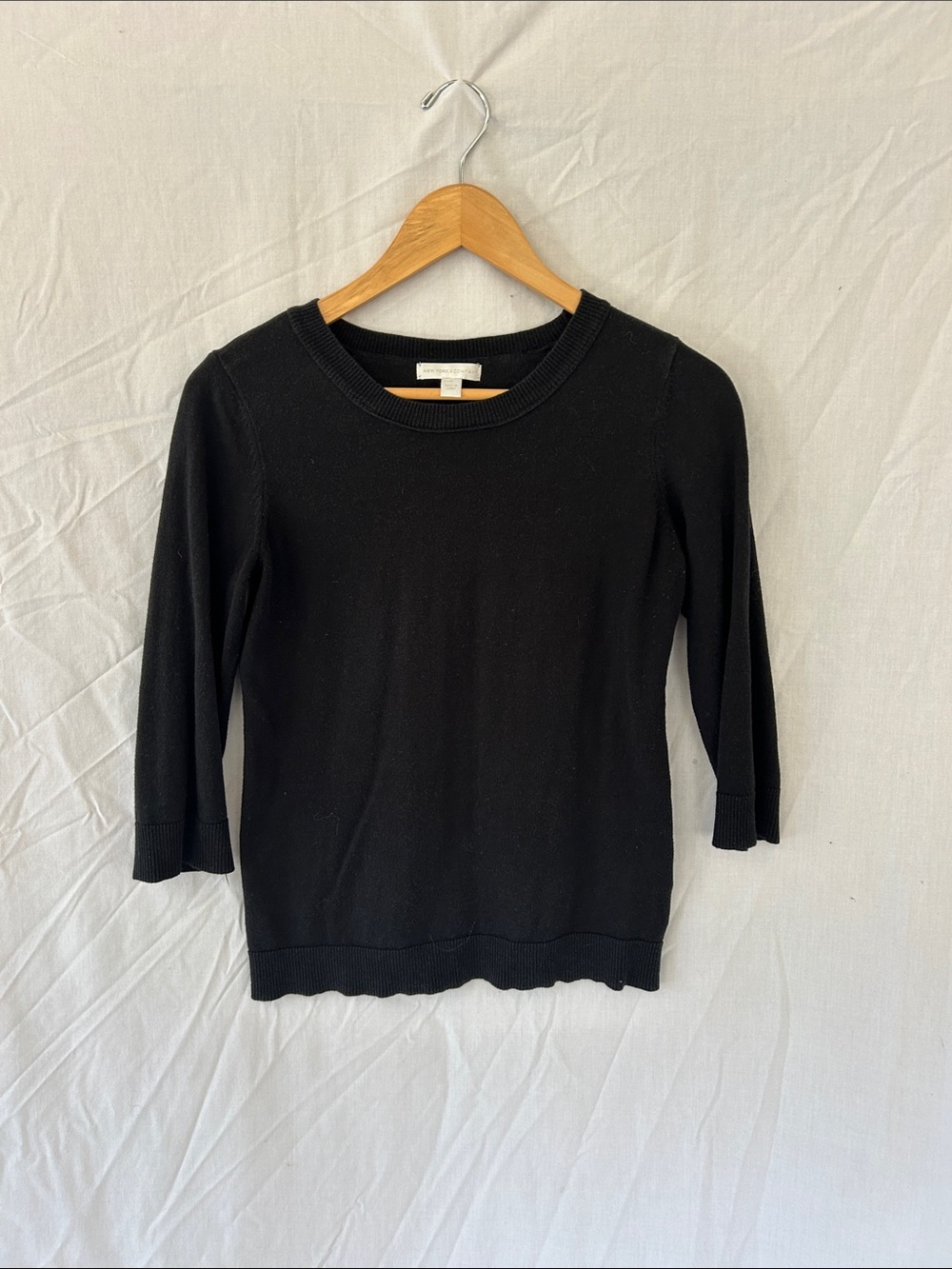 New York & Company Black Lightweight Crewneck Top